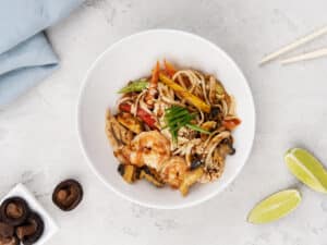 Surinaamse Bami - met garnalen / kip of spek